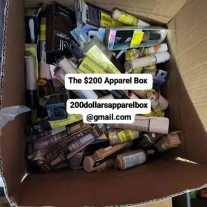 Makeup Lot 💄📦 (210 pcs per box)